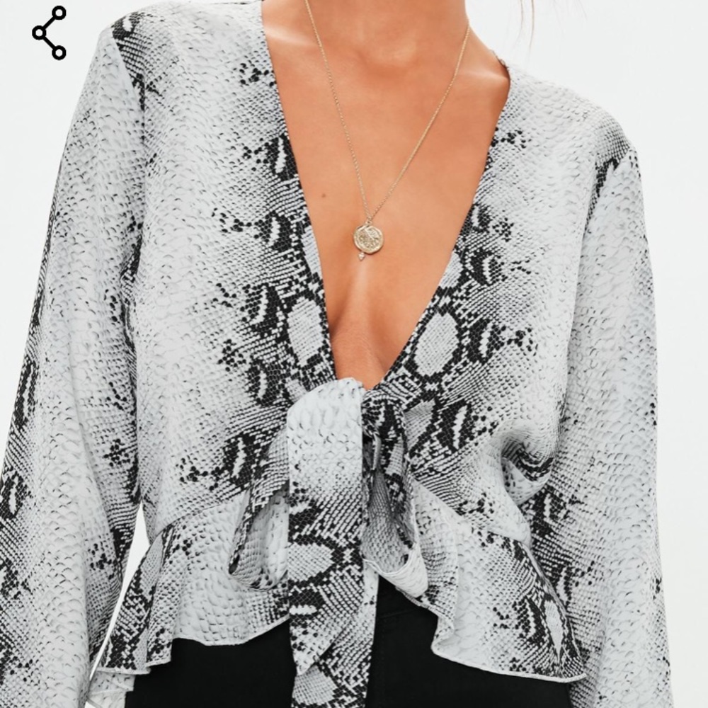 BRAND NEW Missguided snake print top